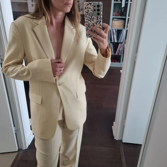 Assembly Label Cream Blazer - Picture 7 of 9